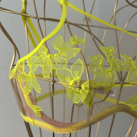 Agent Provocateur Yellow Floral Bra - Picture 10 of 13